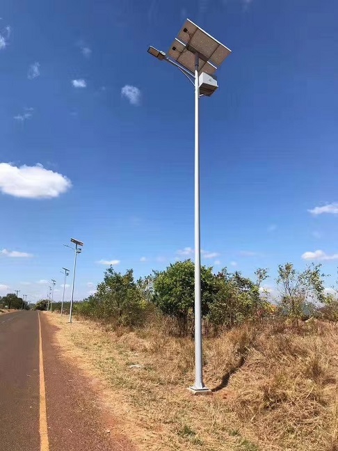 Luz solar regular de 60W en Kenya
